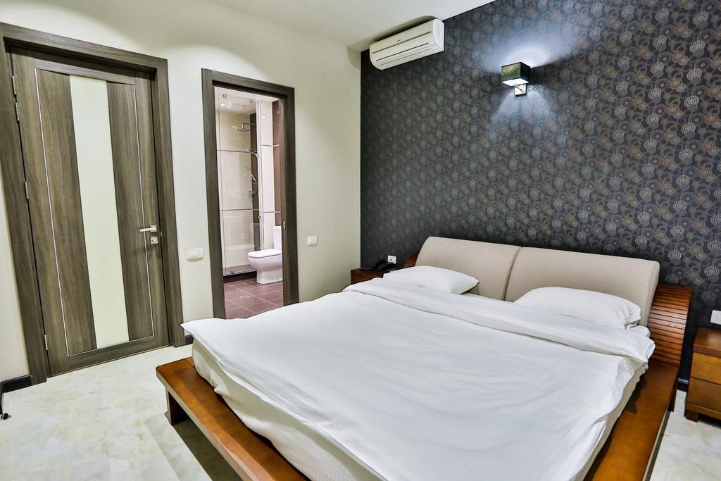 Ibiza Hotel&Spa Jerevan Buitenkant foto