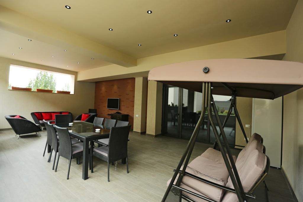 Ibiza Hotel&Spa Jerevan Buitenkant foto