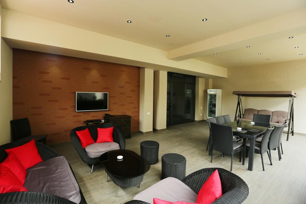 Ibiza Hotel&Spa Jerevan Buitenkant foto