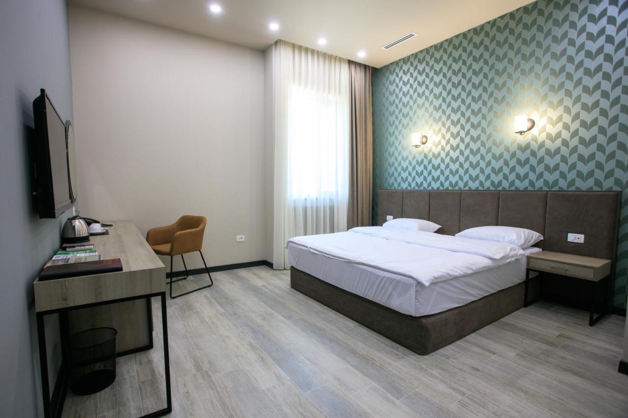 Ibiza Hotel&Spa Jerevan Buitenkant foto